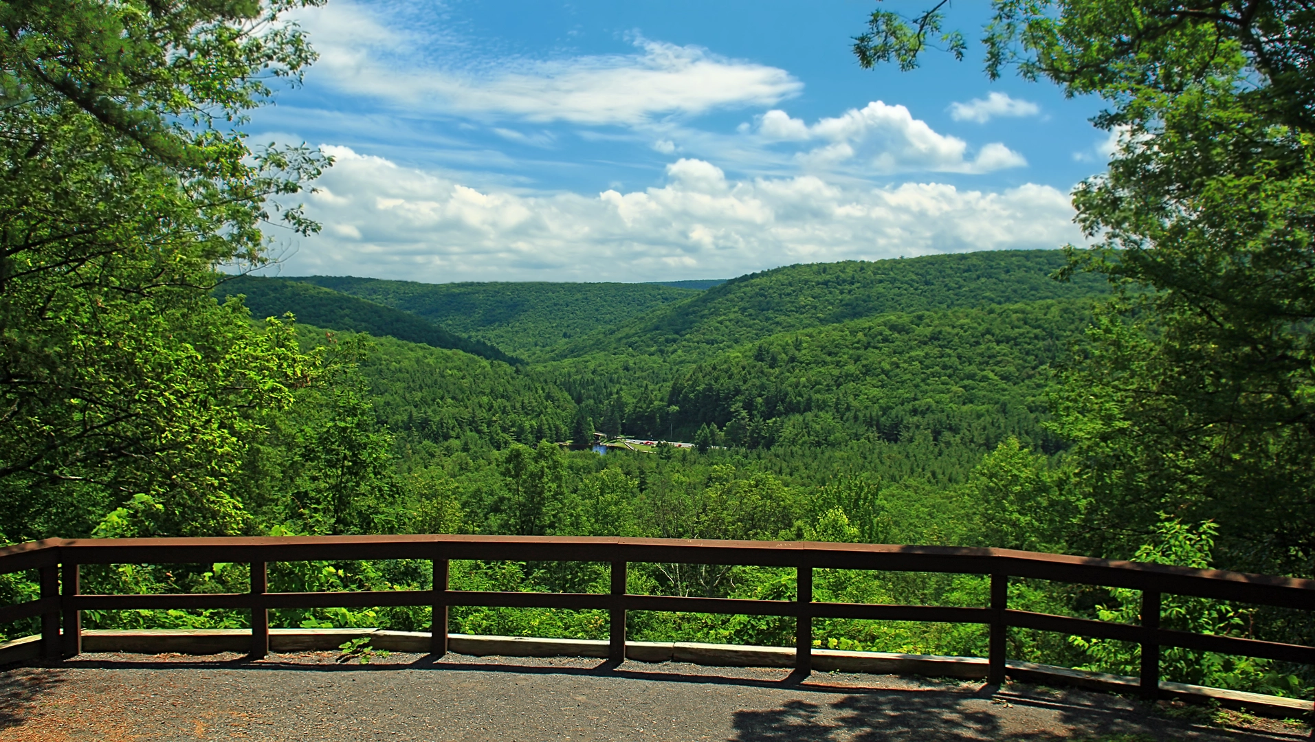 An image depicting the trail Half Way Lake Loop via Rapid Run nature and Winter Park Hiking and its surrounding area.