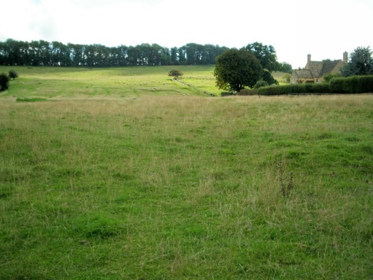 An image depicting the trail Chipping Campden to Broad Campden Circular and its surrounding area.