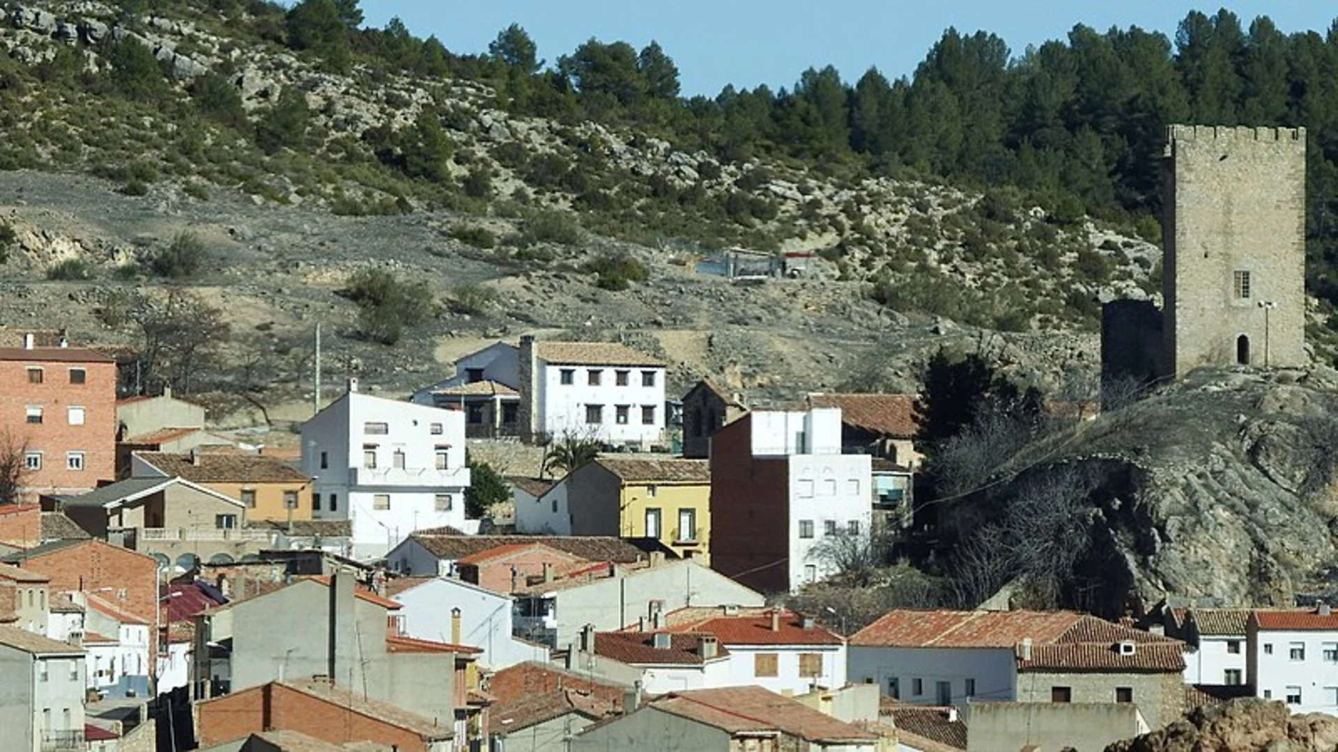 An image depicting the trail Return to the Head of Villora PR CU 55 and its surrounding area.