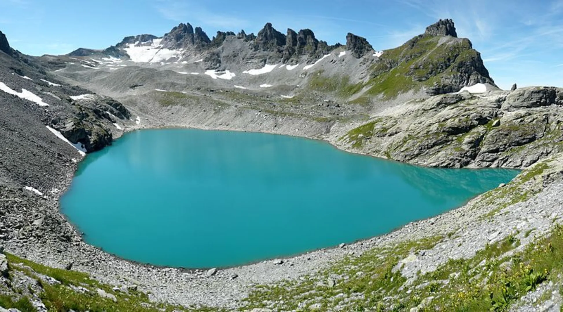 An image depicting the trail Schottensee and Wildseeluggen Trail and its surrounding area.