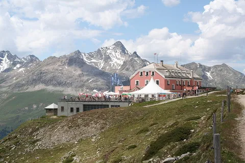 Segantini Hut