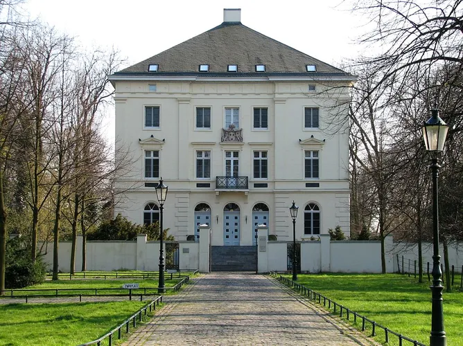 Schloss Mickeln and Auf der Jucht Loop