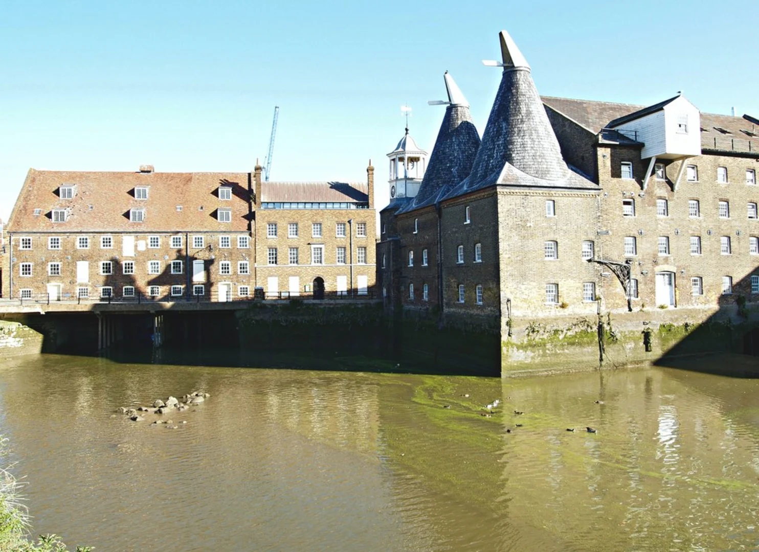An image depicting the trail Limehouse to Hackney Wick Loop and its surrounding area.
