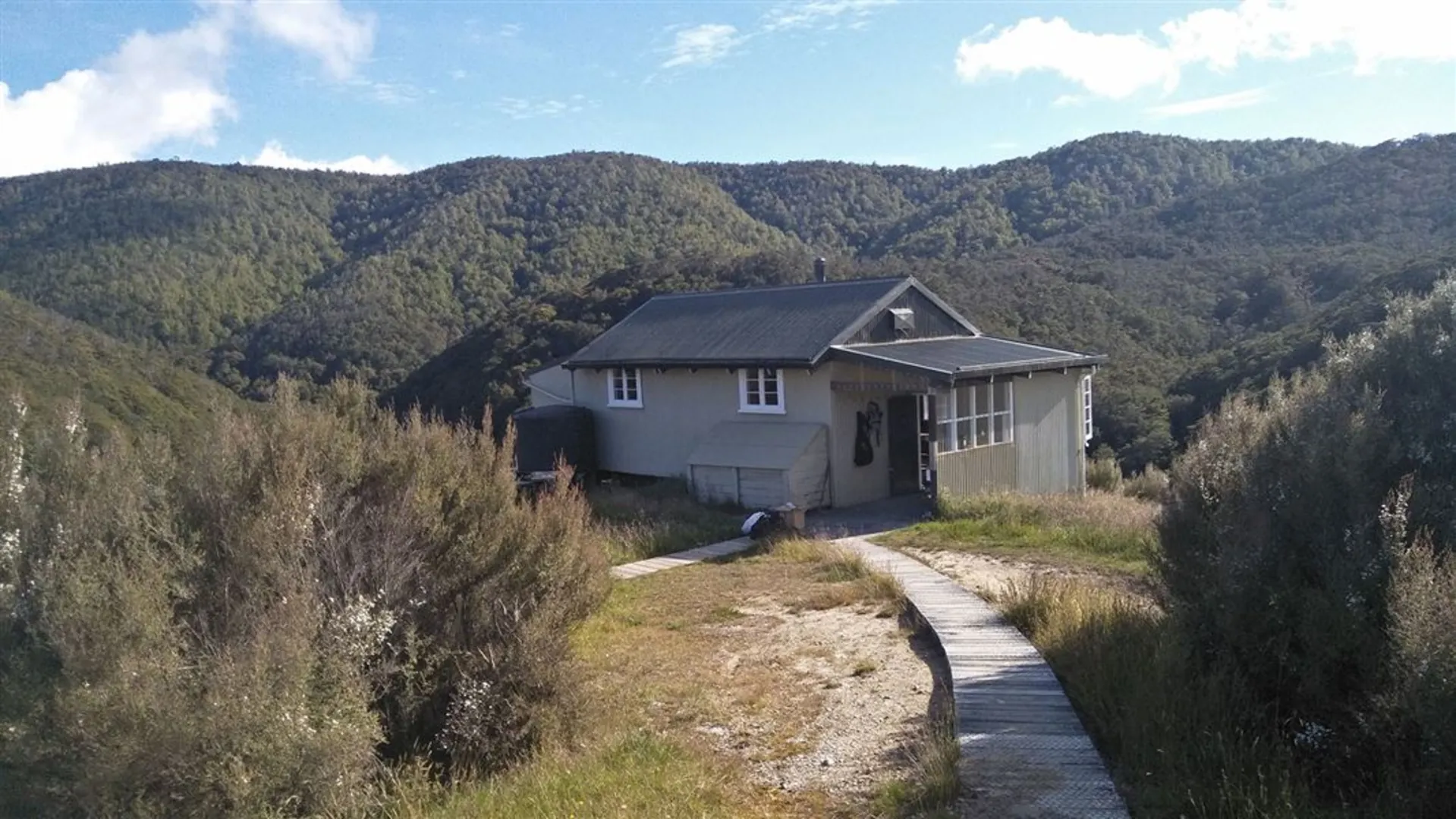 An image depicting the trail Waiuta - Big River and its surrounding area.