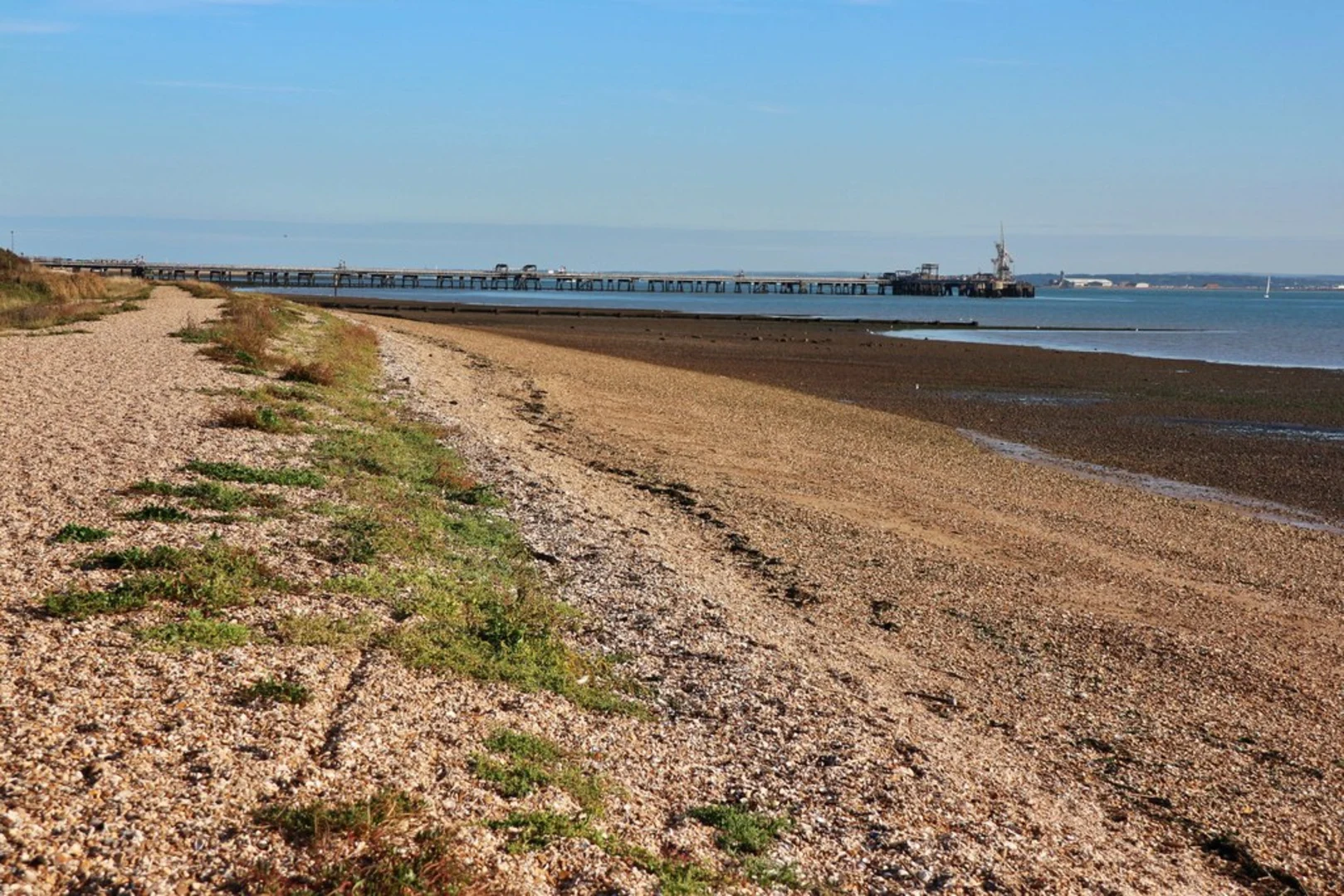 An image depicting the trail Hamble Le Rice and Royal Victoria Country Park Loop and its surrounding area.