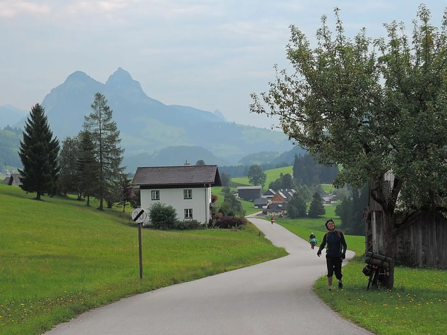 An image depicting the trail Knoppen - Tauplitz Hike and its surrounding area.