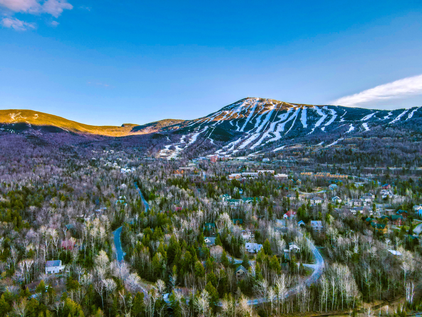 An image depicting the trail Sugarloaf Mountain Trail and its surrounding area.