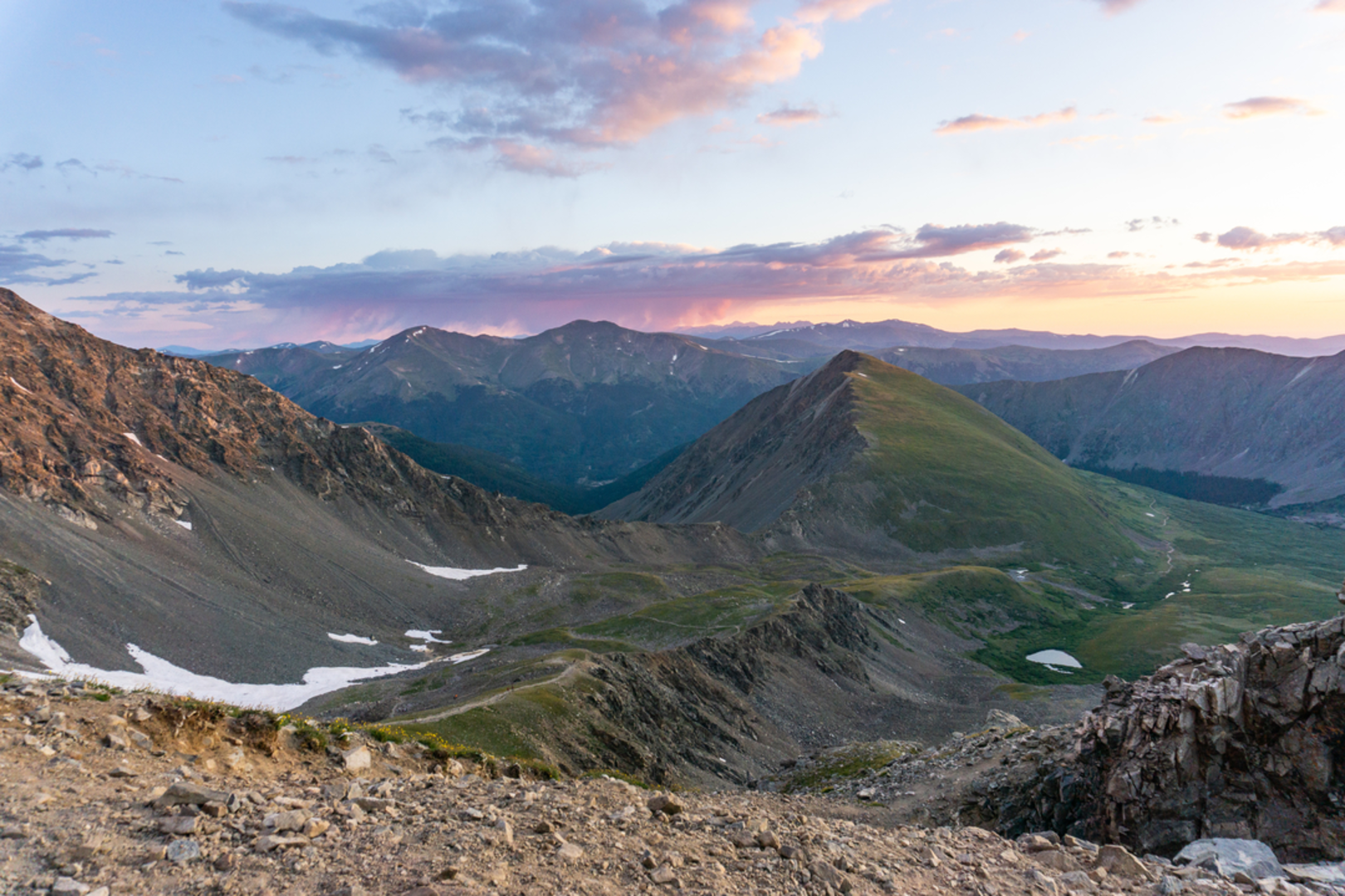 An image depicting the trail Grays Peak via North Slopes route and its surrounding area.