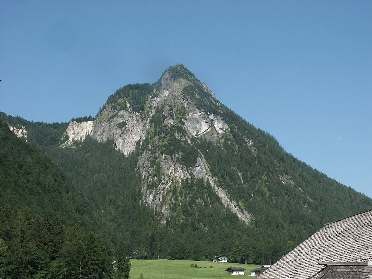 An image depicting the trail Grünstein Loop and its surrounding area.