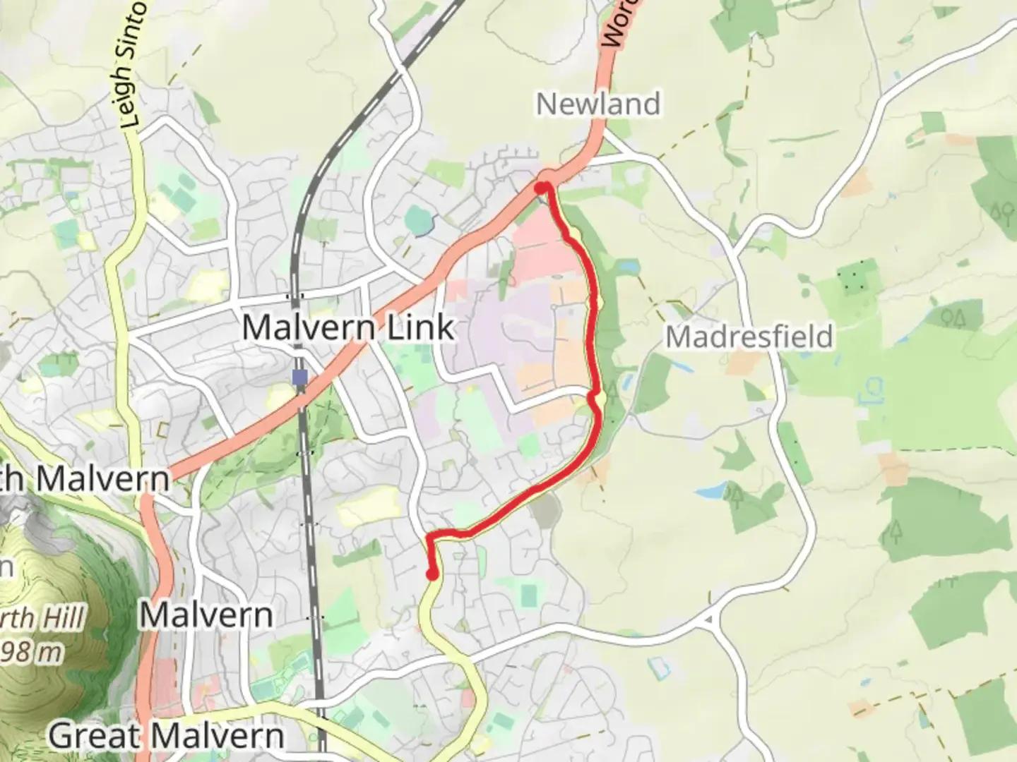 An image depicting the trail Newland to Pickersleigh Walk and its surrounding area.