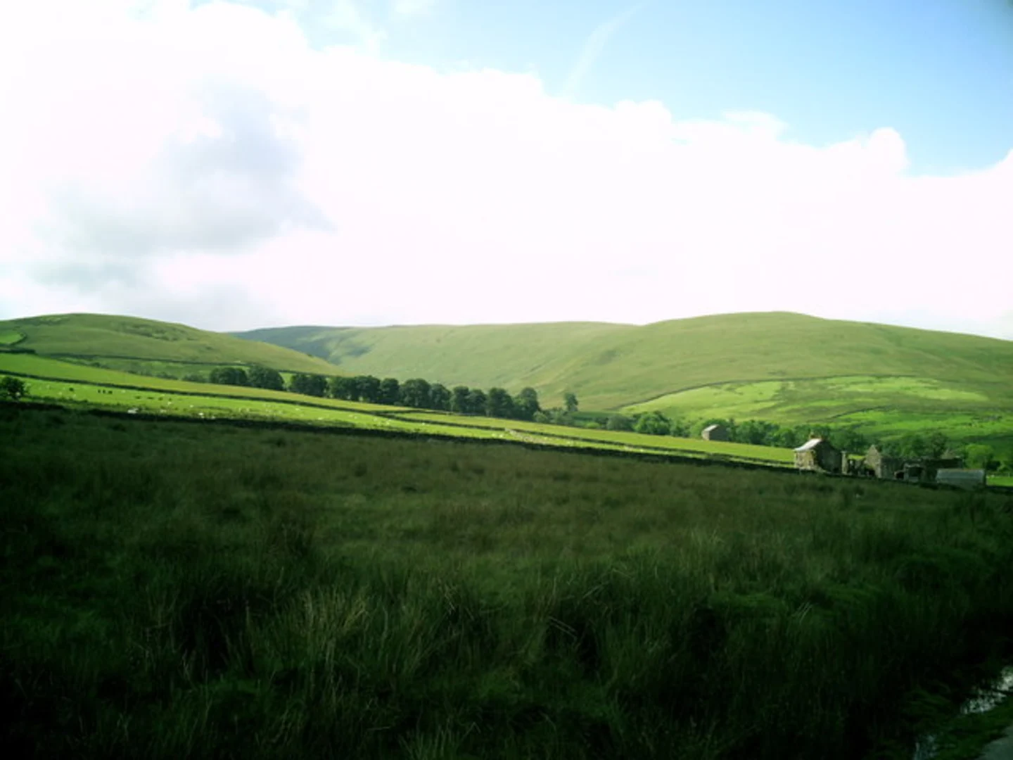 An image depicting the trail Green Bell Stockless Randygill Top and Park Hill via Dales High Way and its surrounding area.