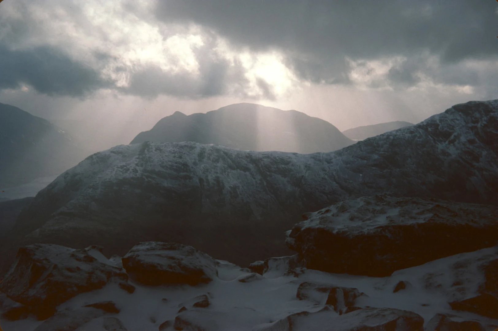 An image depicting the trail Sgòr na h-Ulaidh and its surrounding area.