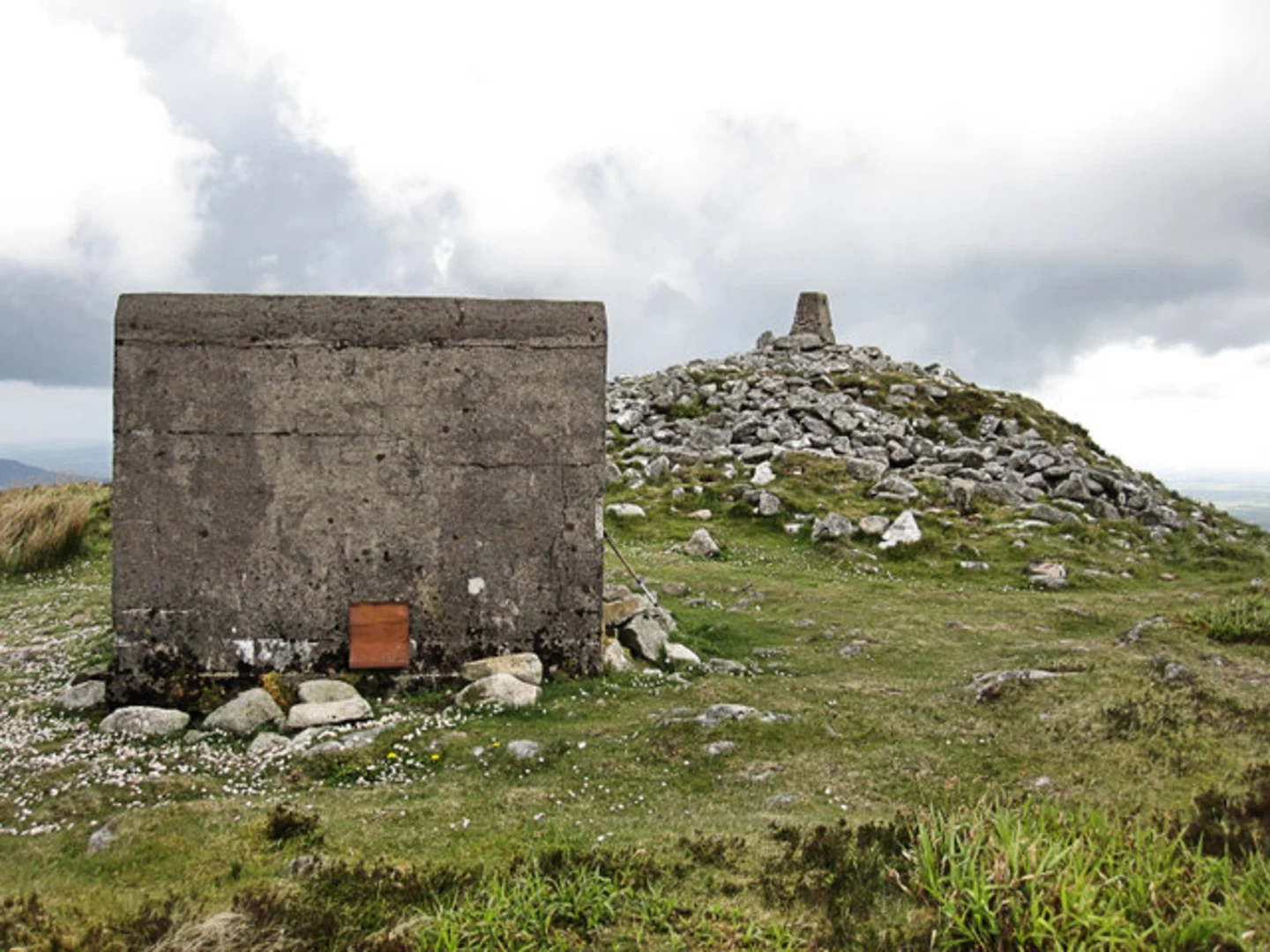 An image depicting the trail Brandon Hill Summit Walk and its surrounding area.