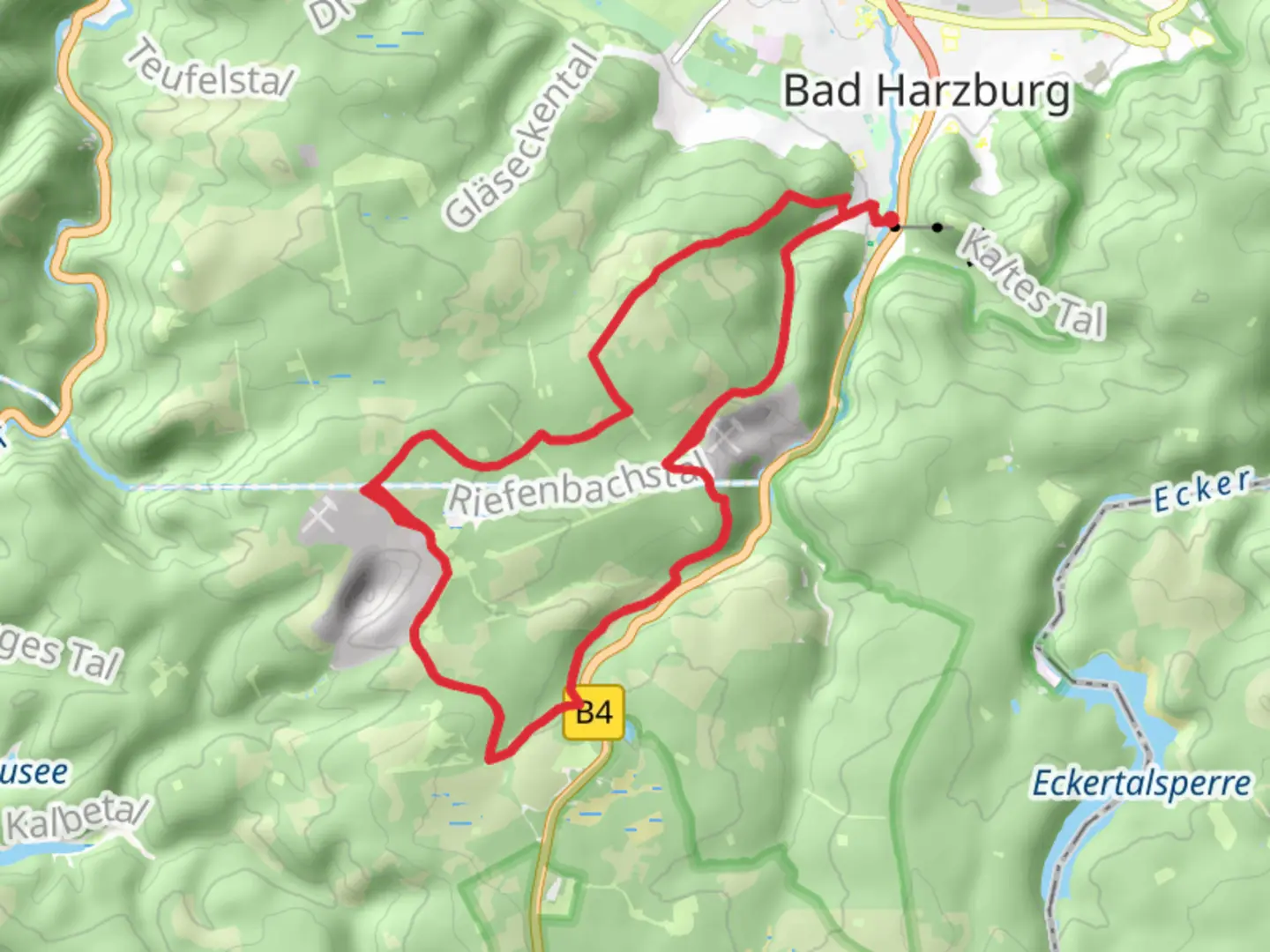 An image depicting the trail Marienteichbaude Loop via Unterer Breitenberg and its surrounding area.