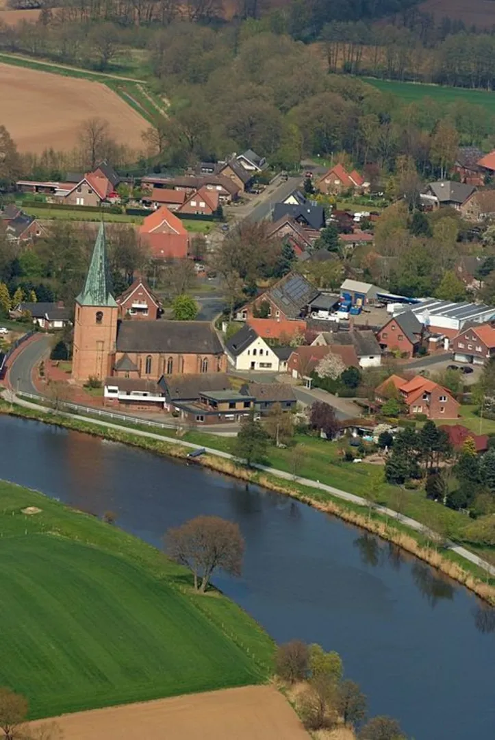 An image depicting the trail Ems via Wanderweg Sustrum Ort and its surrounding area.