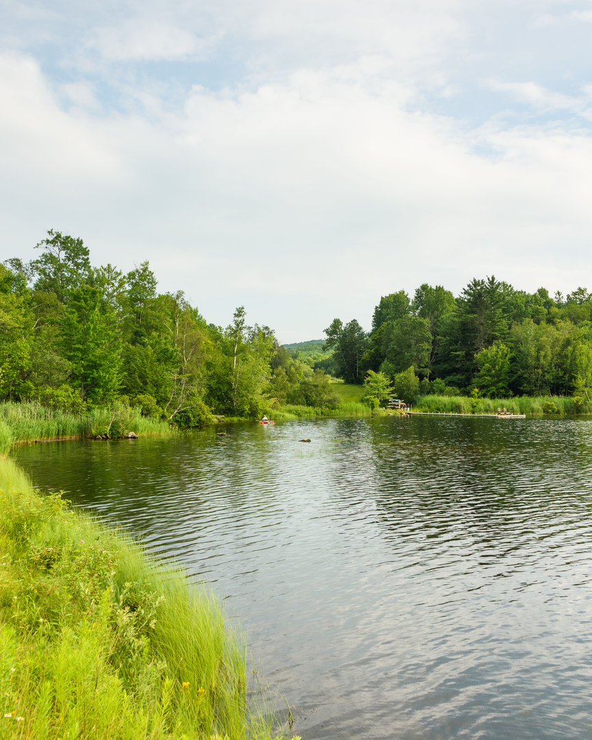 An image depicting the trail Kent Pond via Appalachian Trail and its surrounding area.
