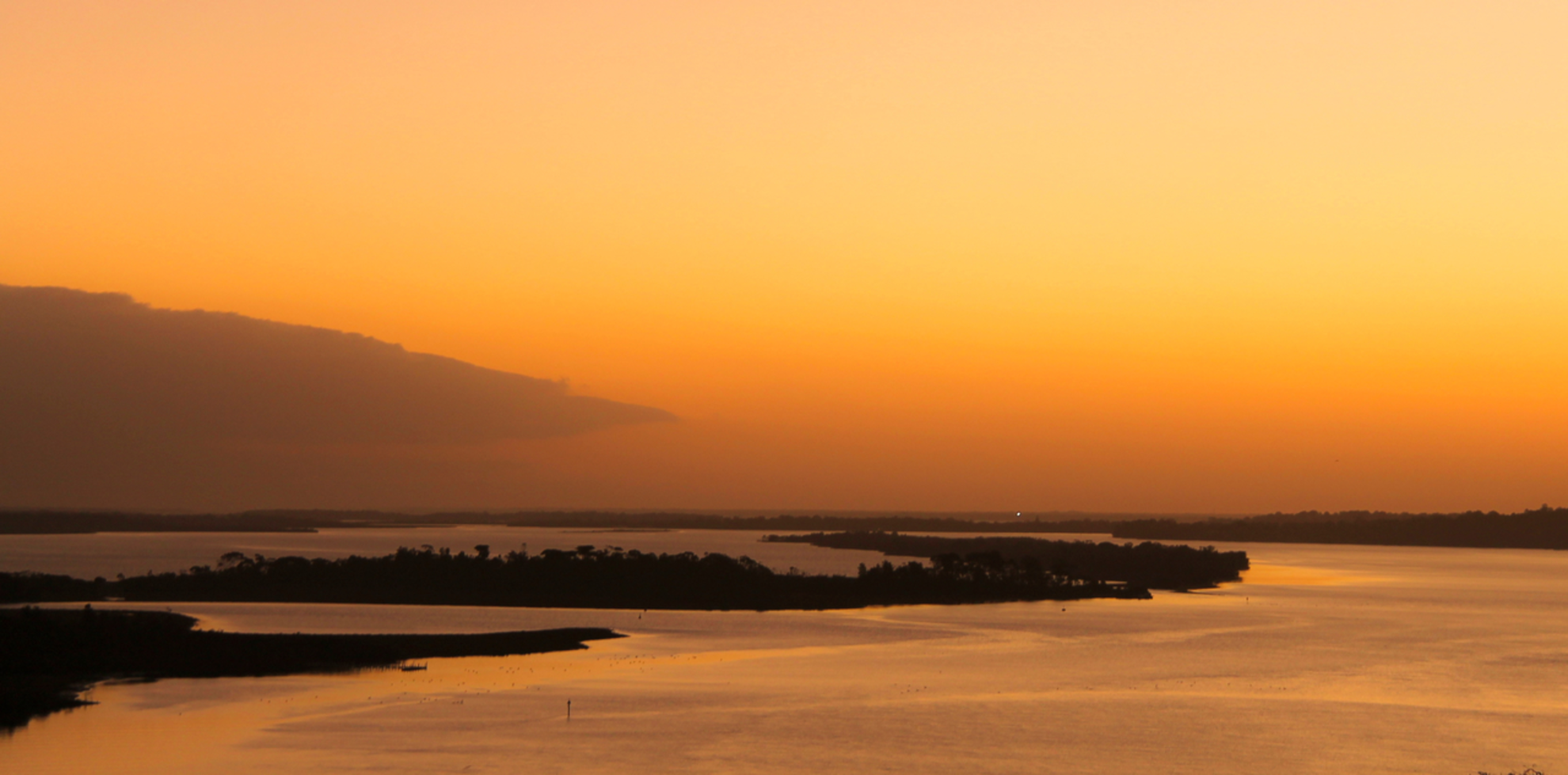 An image depicting the trail Kalimna Jetty Walk and its surrounding area.
