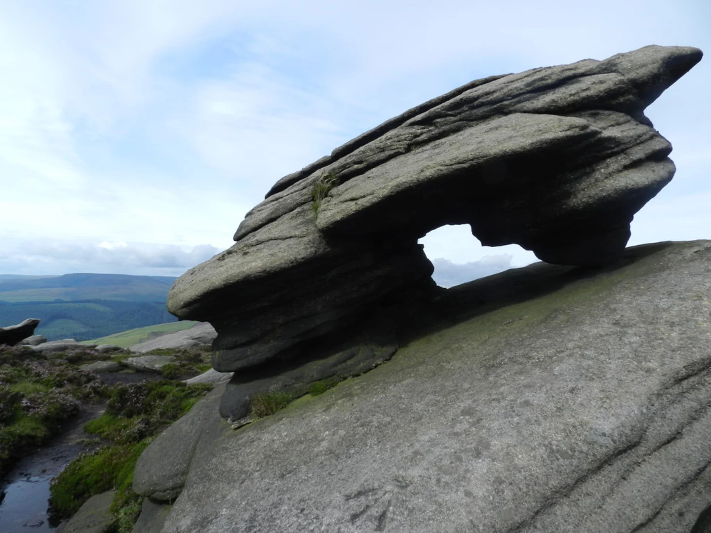 An image depicting the trail White Tor, Dovestone Tor, Back Tor and Lost Lad Hillend Loop and its surrounding area.