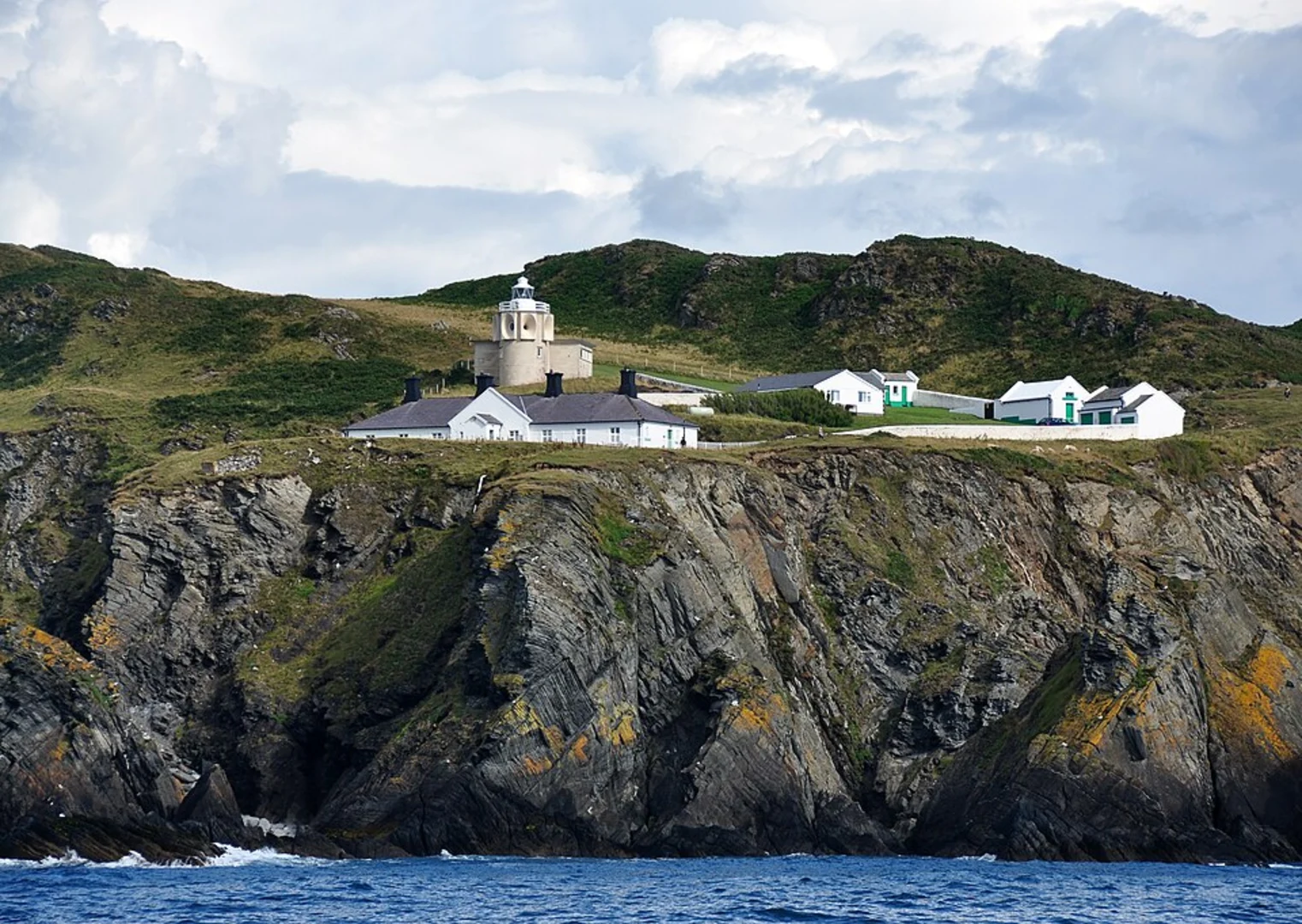 An image depicting the trail Woolacombe to Lantern Hill Walk and its surrounding area.