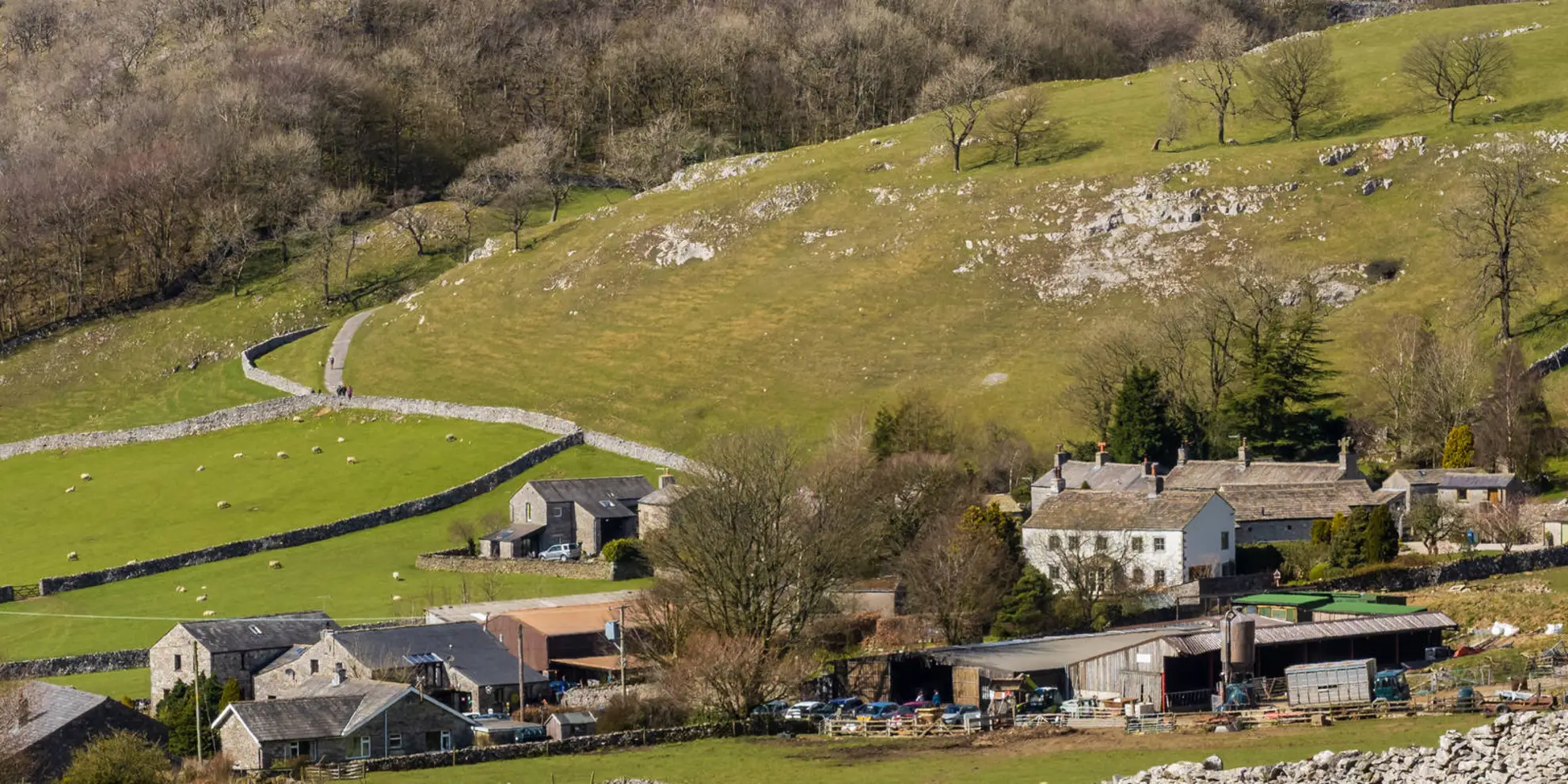 An image depicting the trail Feizor and Giggleswick Scar from Settle and its surrounding area.