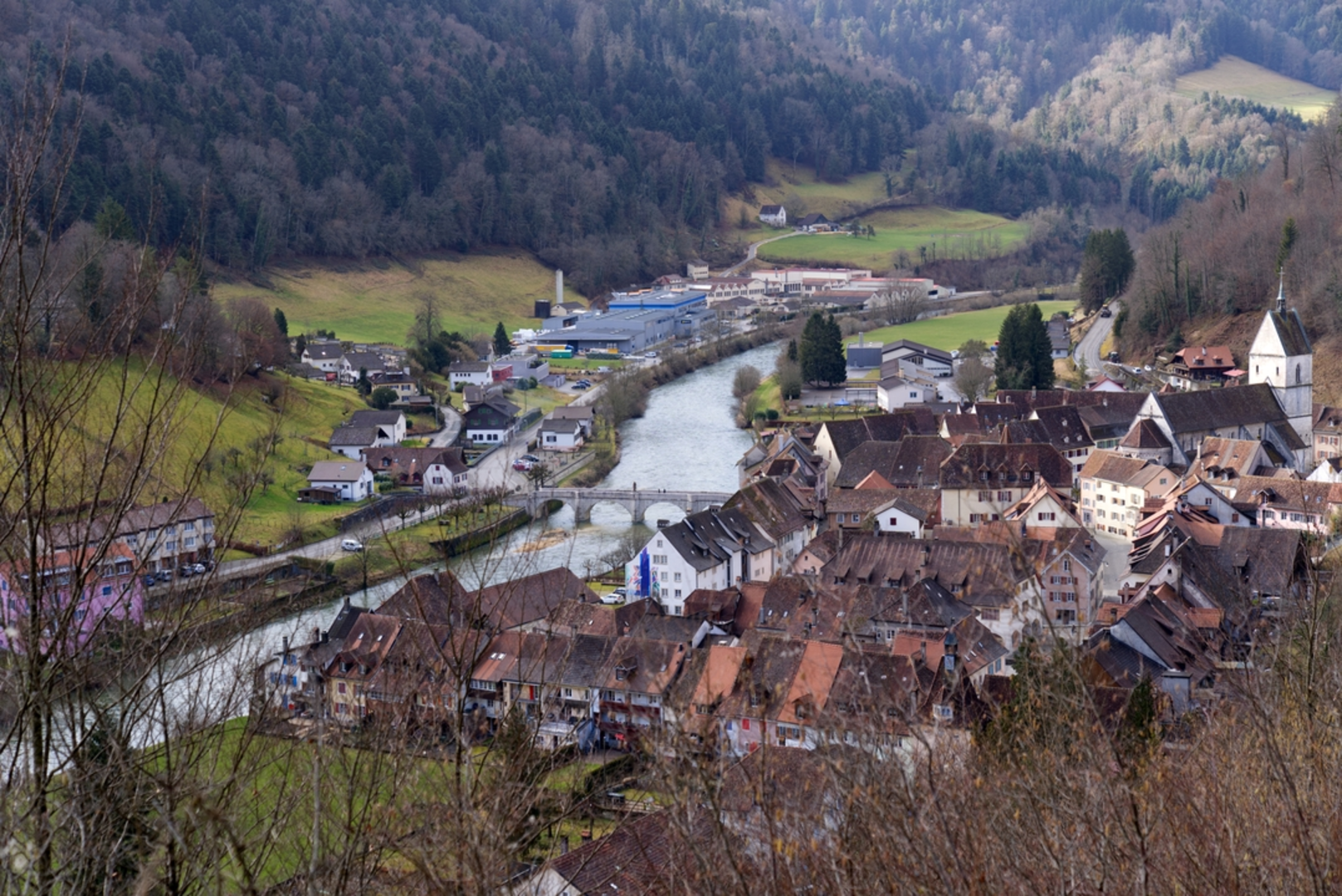 An image depicting the trail St-Ursanne to Lucelle and its surrounding area.