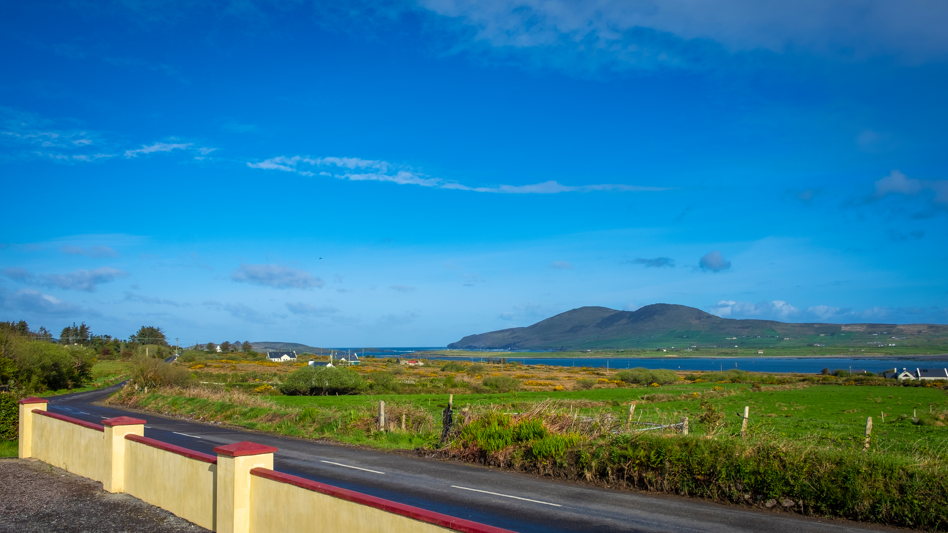 An image depicting the trail Cahersiveen - Beentee Loop and its surrounding area.