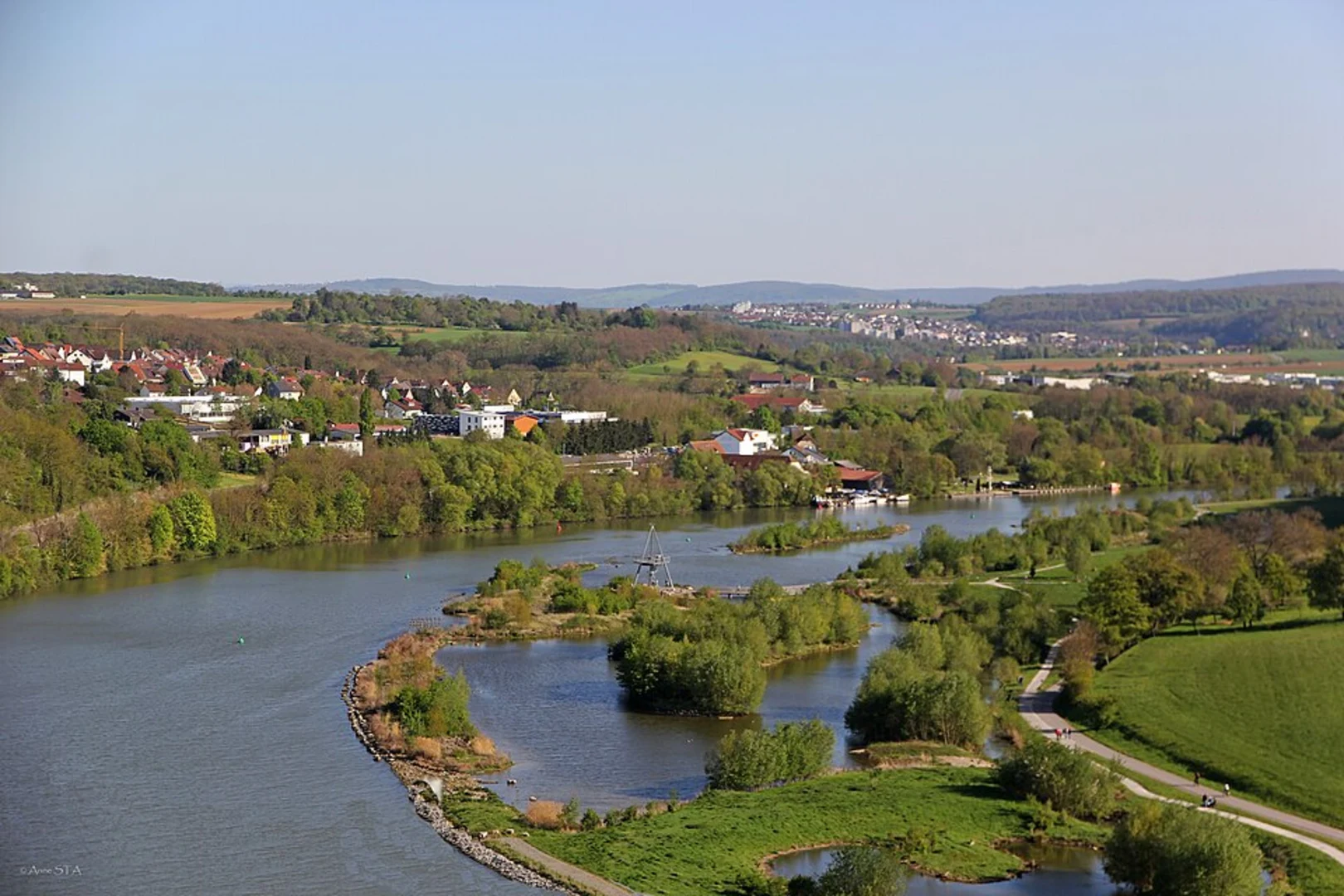 An image depicting the trail Himmelstreppe Teufelsmoor and Beek-Brück Loop and its surrounding area.