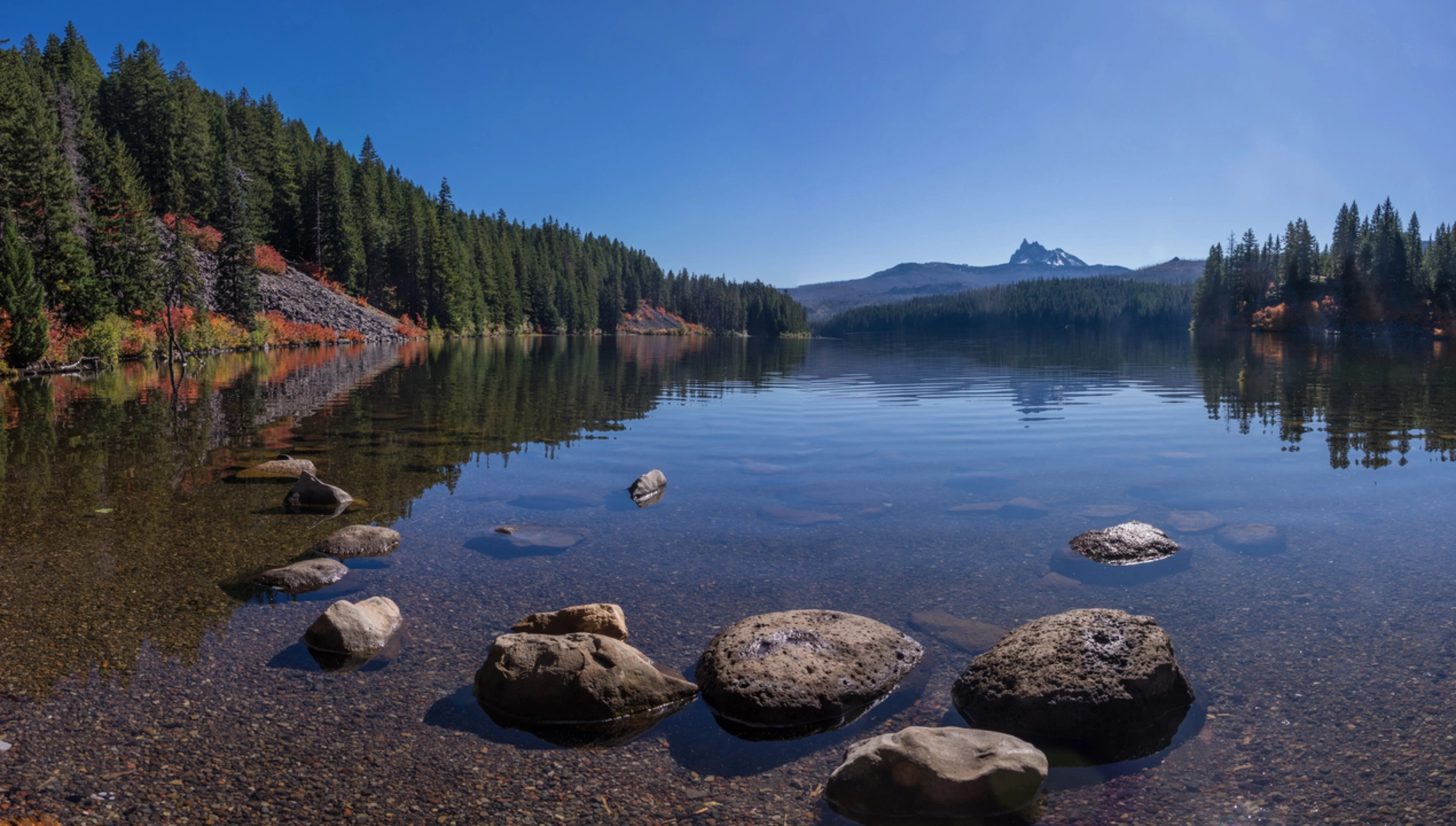 An image depicting the trail Temple Lake via Pine Ridge Trail and its surrounding area.