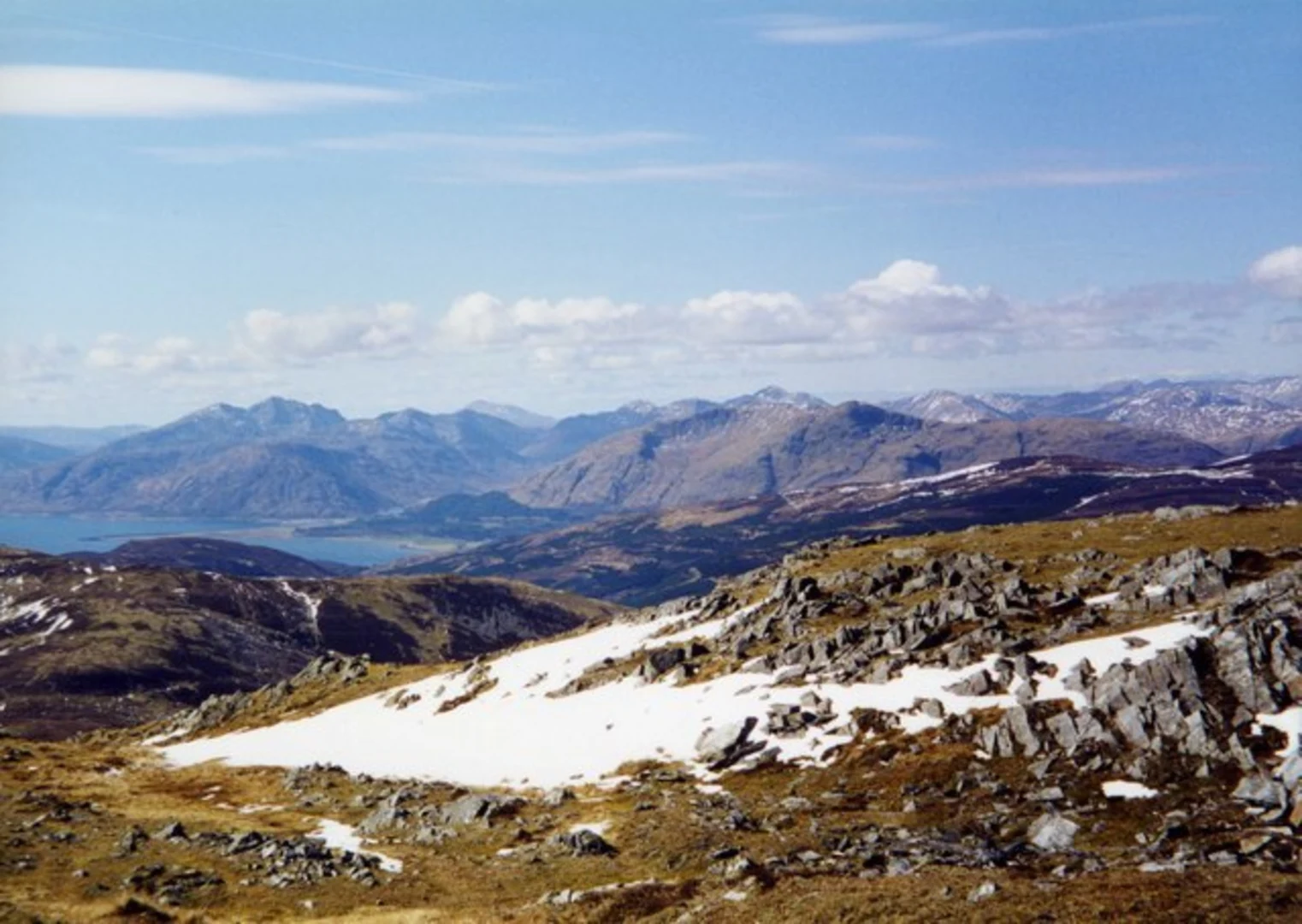 An image depicting the trail Mam na Gualainn and its surrounding area.
