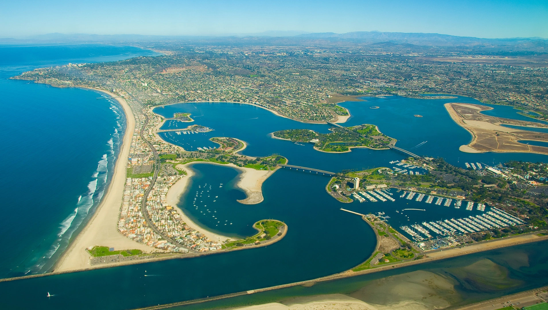 An image depicting the trail Ocean Front Walk and its surrounding area.