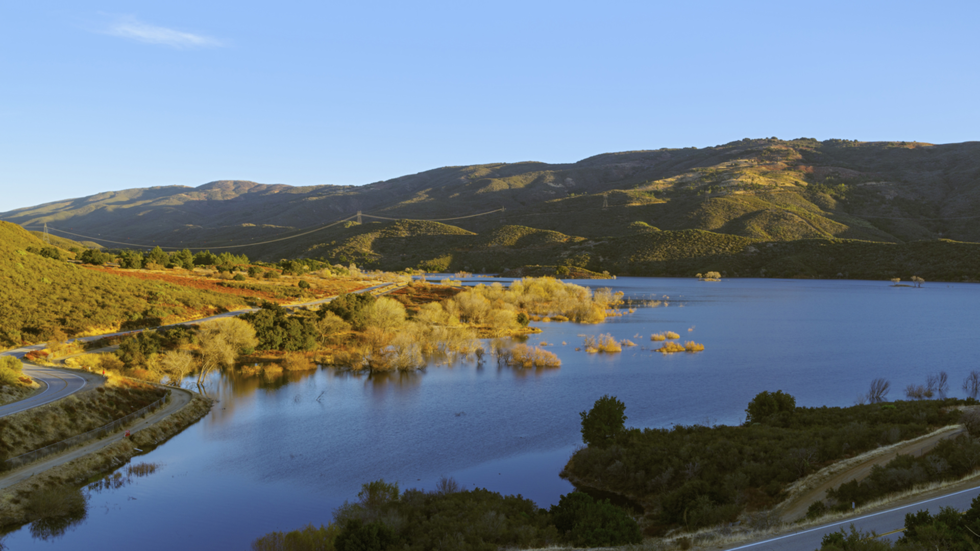 An image depicting the trail San Francisquito Canyon via Pacific Crest Trail and its surrounding area.