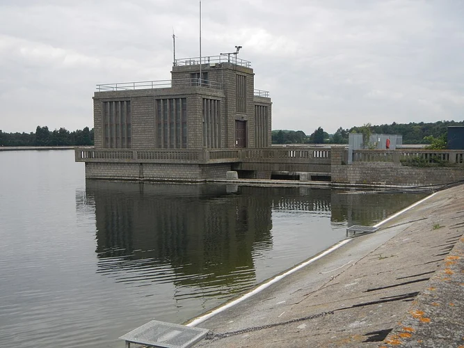 Hanningfield Reservoir and Crowsheath Wood Loop