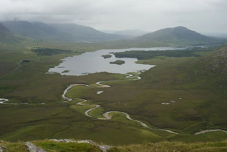 Binn Chaonaigh and Binn idir an dá Log Loop