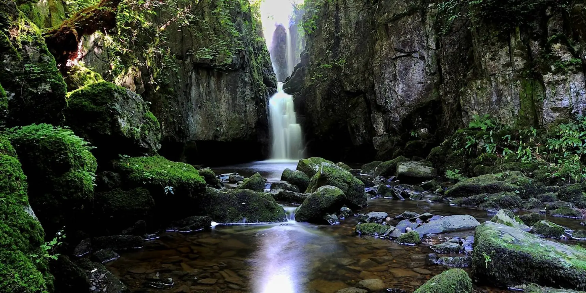 An image depicting the trail Attermire Scar - Catrigg Force and Langcliffe and its surrounding area.