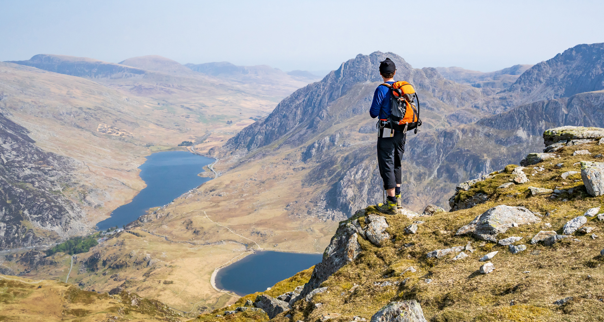 An image depicting the trail Tryfan and Llyn Ogwen from The Ogwen Valley and its surrounding area.