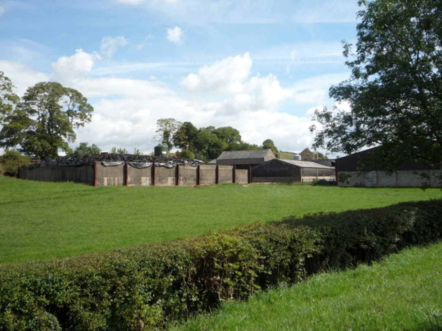 An image depicting the trail Broughton Loop Walk and its surrounding area.
