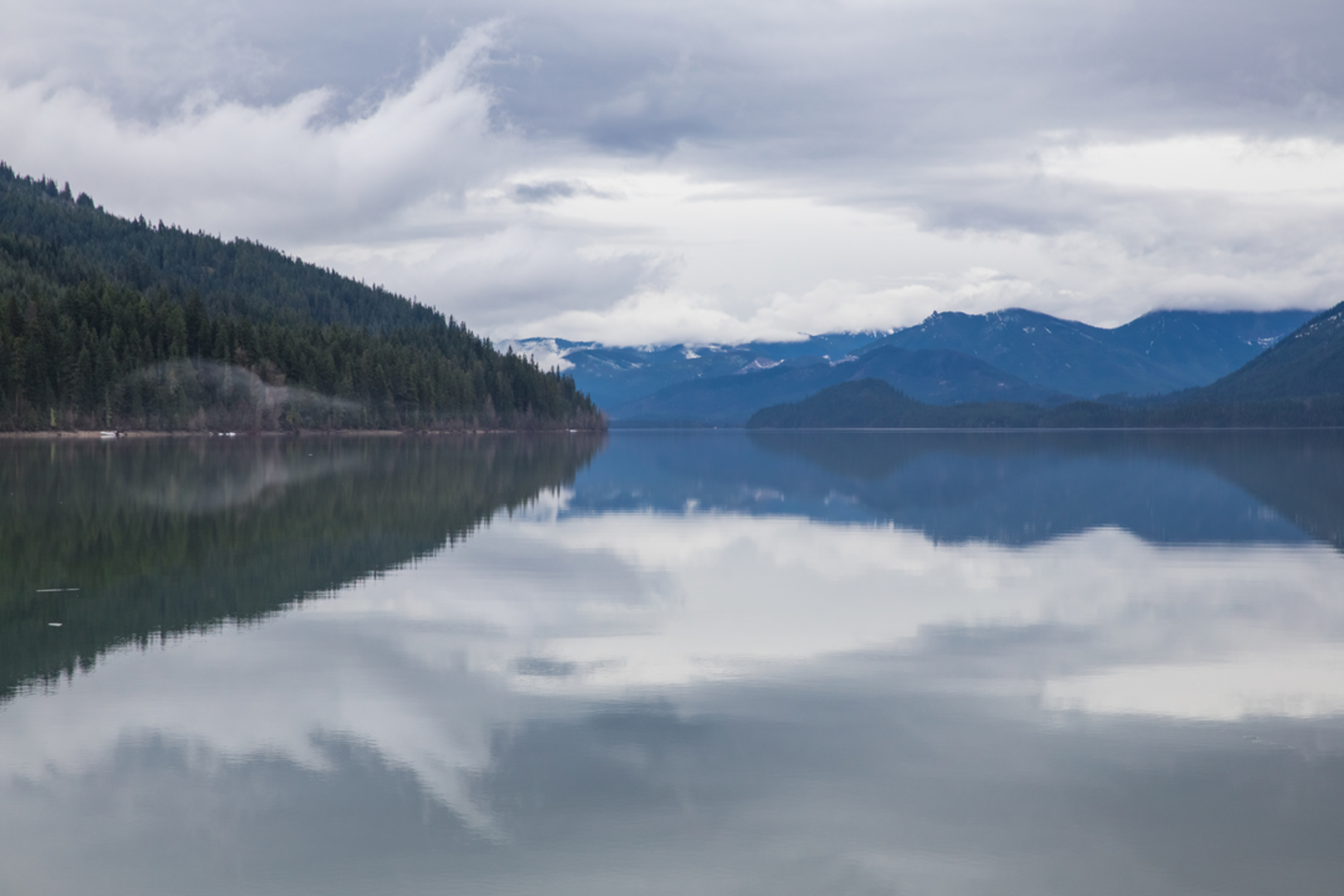 An image depicting the trail Little Kachess Trail and its surrounding area.