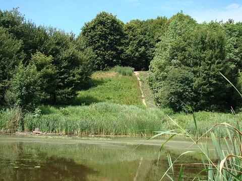 De Eerste Burcht van Kuinre and Burchtbos Loop