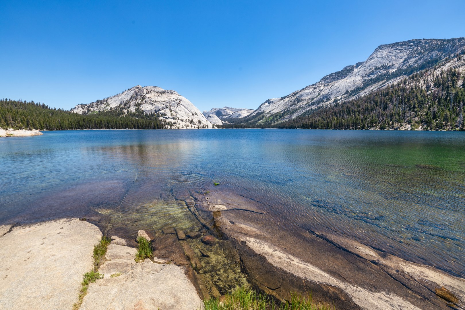 An image depicting the trail Pacific Crest and Glen Aulin - May Lake Trail and its surrounding area.