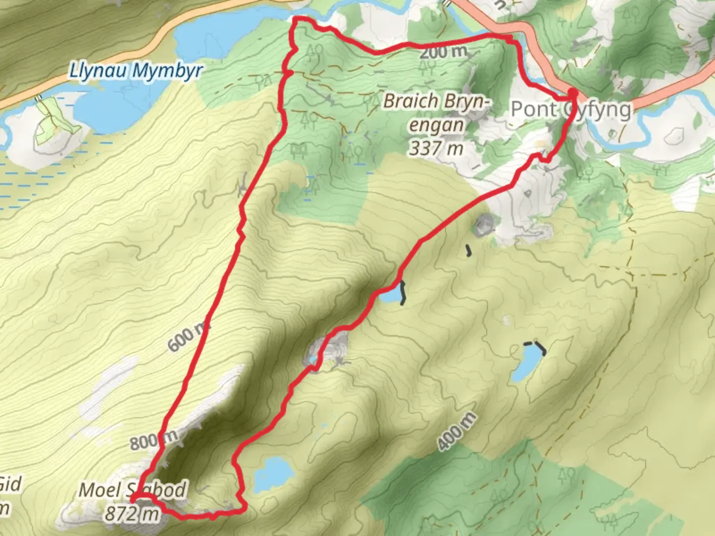 An image depicting the trail Moel Siabod via Daear ddu ridge and its surrounding area.