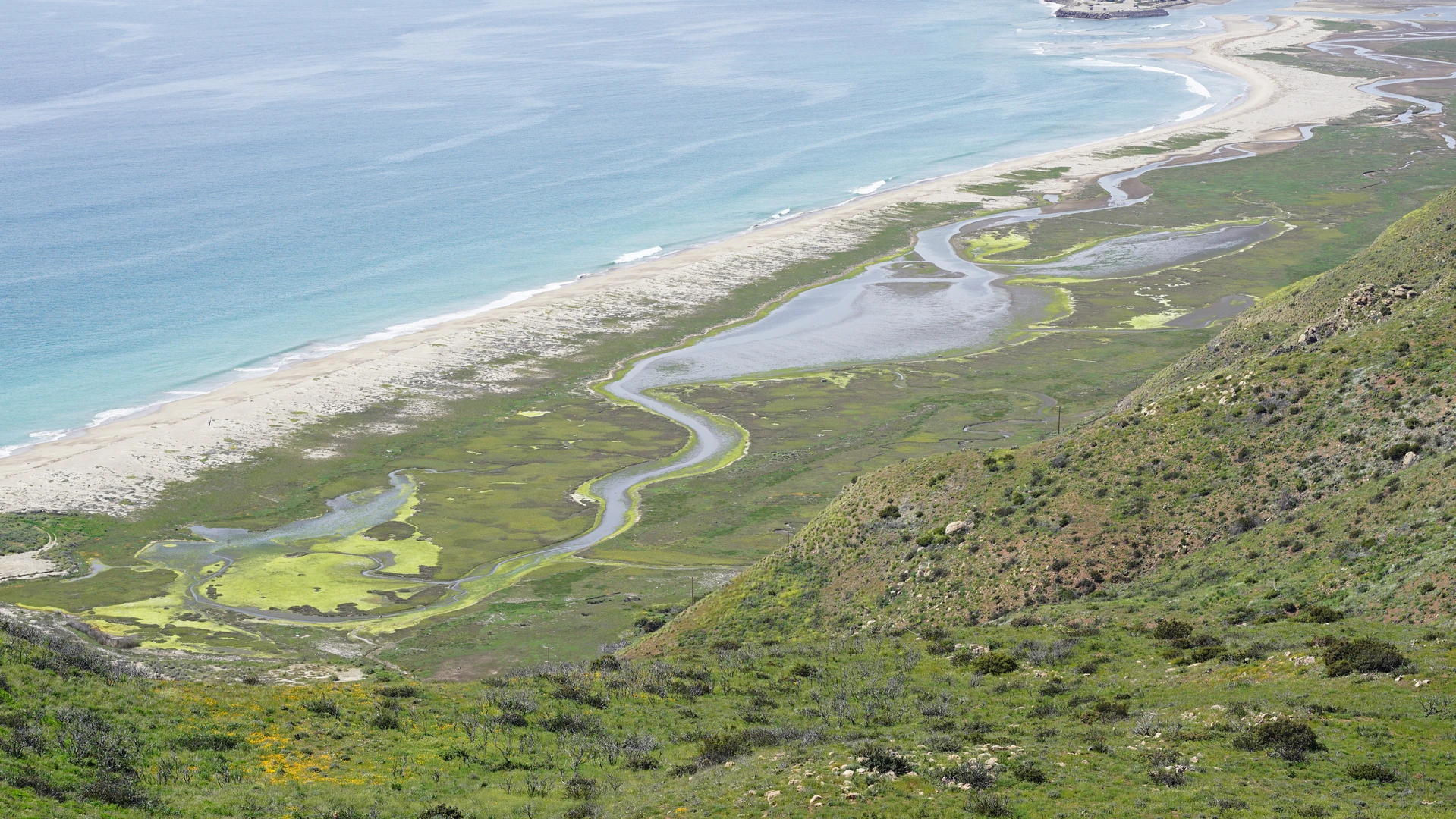 An image depicting the trail Mugu Peak via Chumash Trail and its surrounding area.