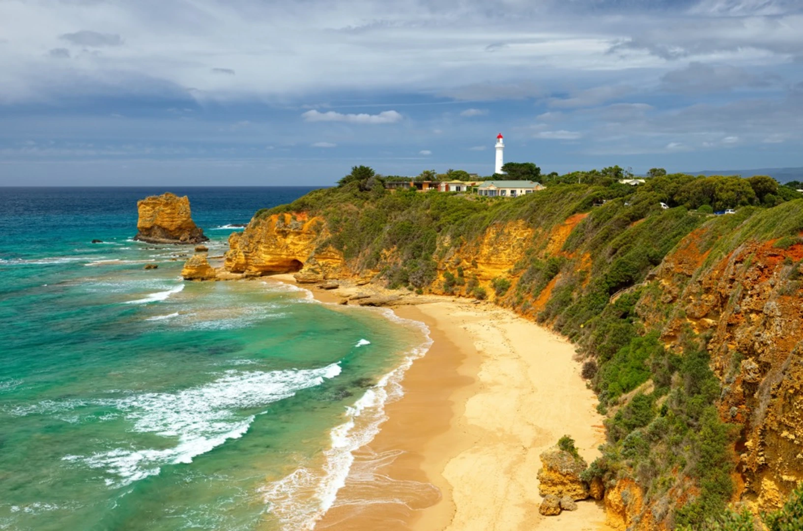 An image depicting the trail Surf Coast Walk and its surrounding area.