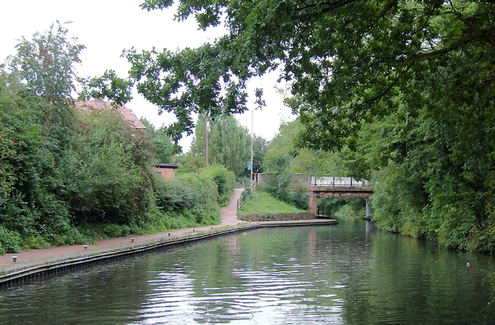 An image depicting the trail Shirley to Metchley Walk and its surrounding area.
