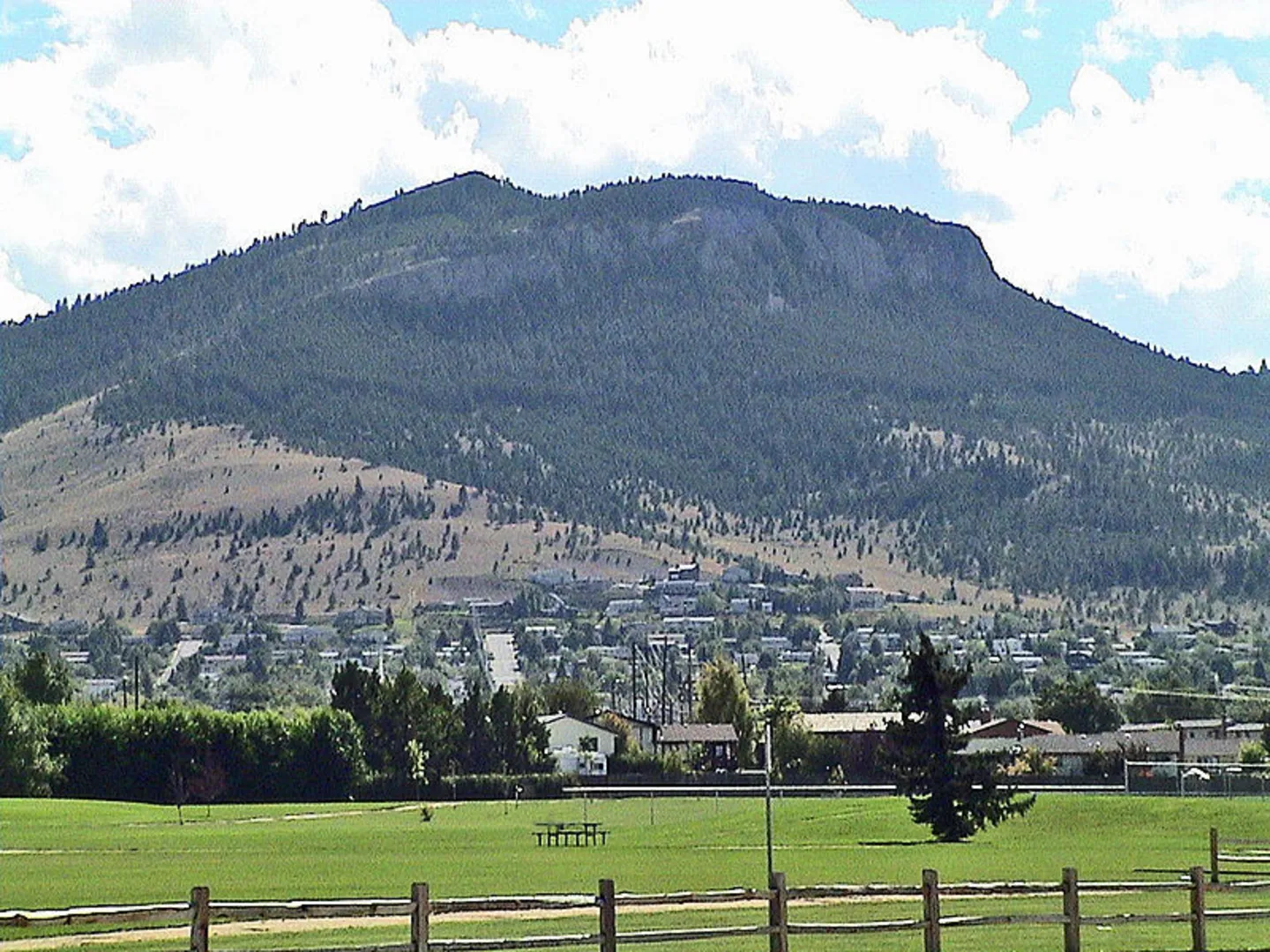 An image depicting the trail Barking Dog Trail and its surrounding area.