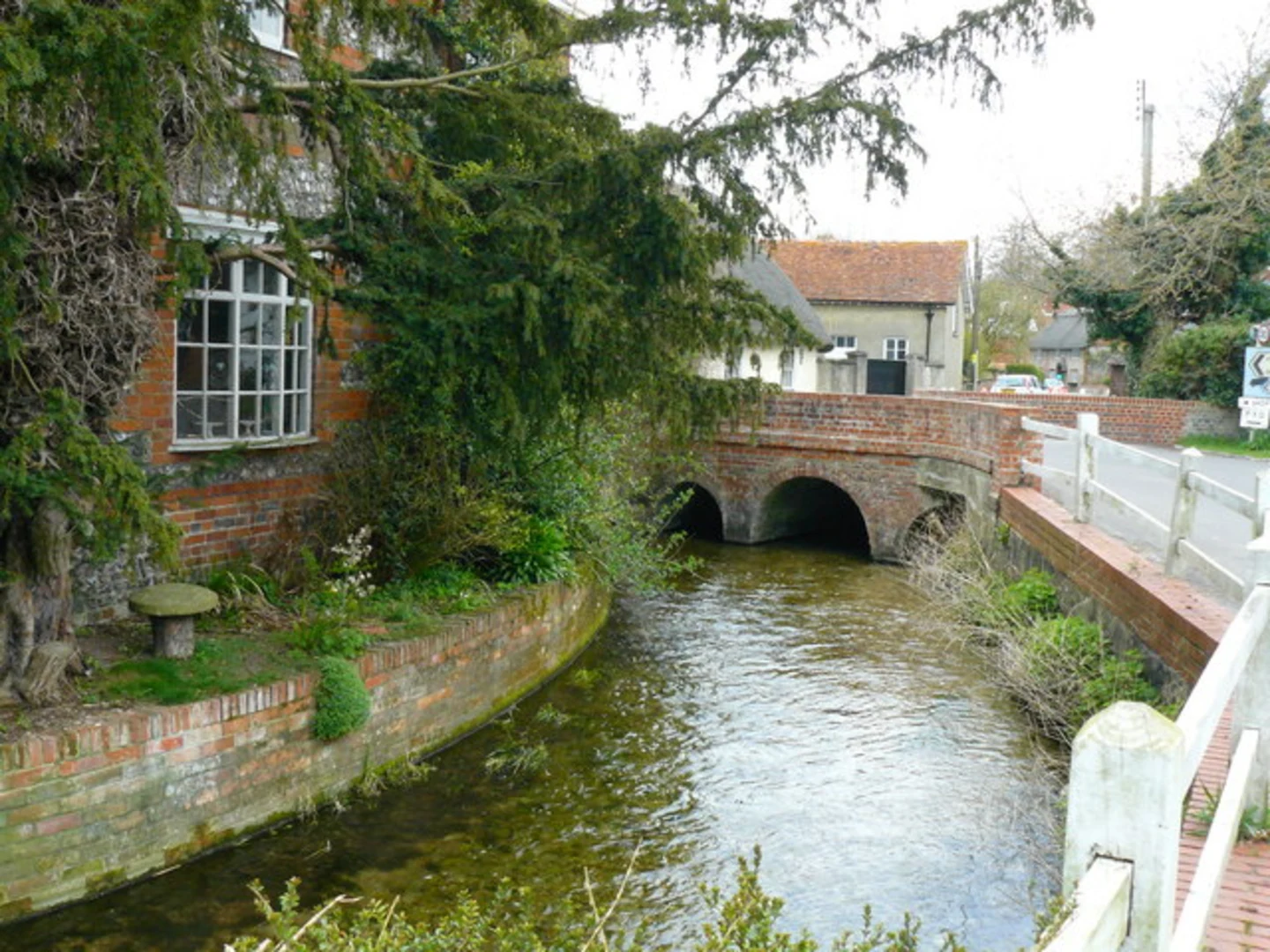 An image depicting the trail St Mary Bourne Country Park Loop and its surrounding area.