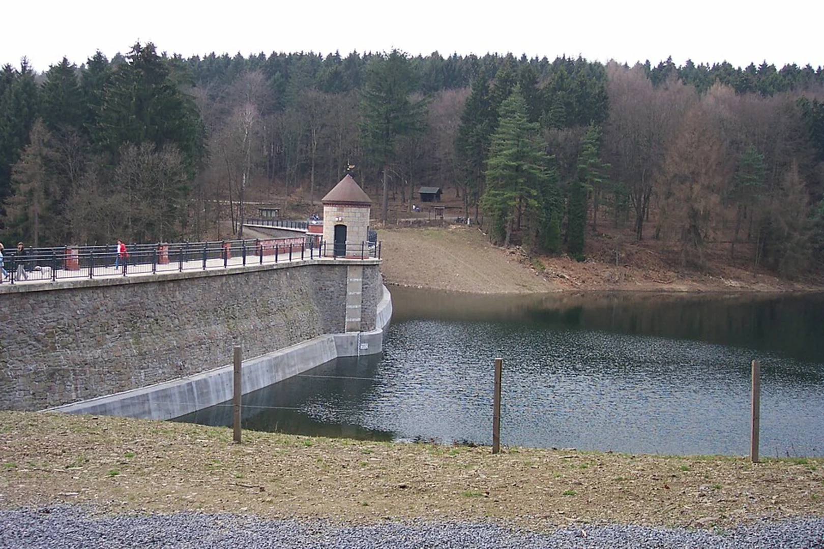 An image depicting the trail Käshammer, Langenhaus and Ronsdorfer Stausee Loop and its surrounding area.