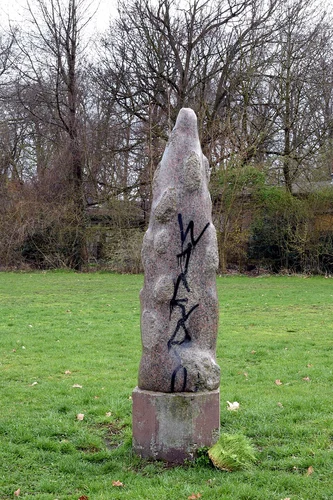 Baum-Skulptur and Badestrand Ellenbogen Loop