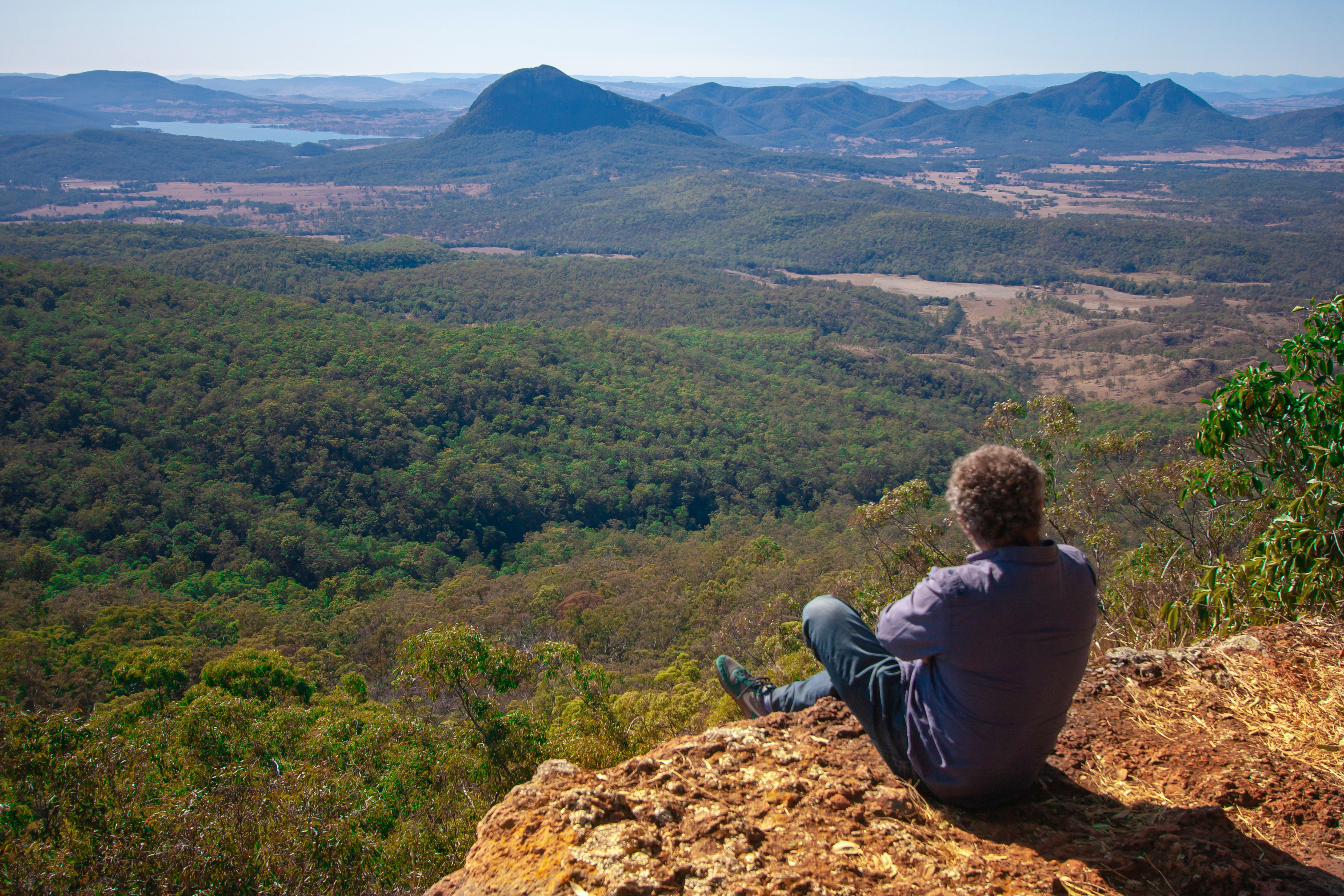 An image depicting the trail Main Range National Park and its surrounding area.