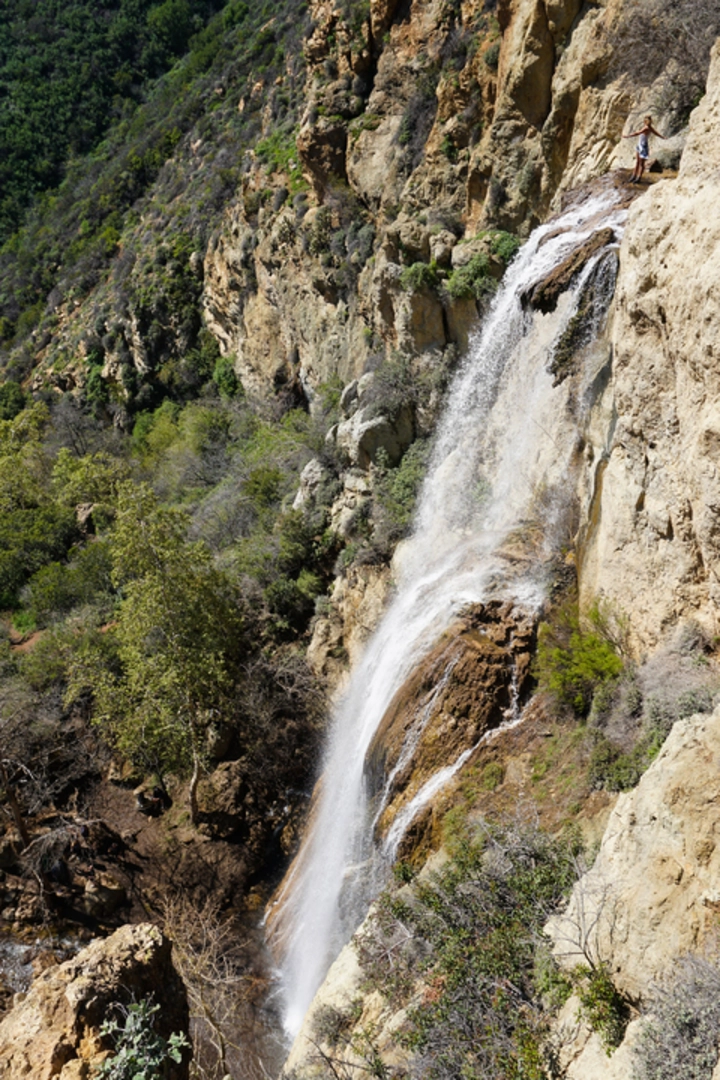 An image depicting the trail Escondido Falls Trail and its surrounding area.