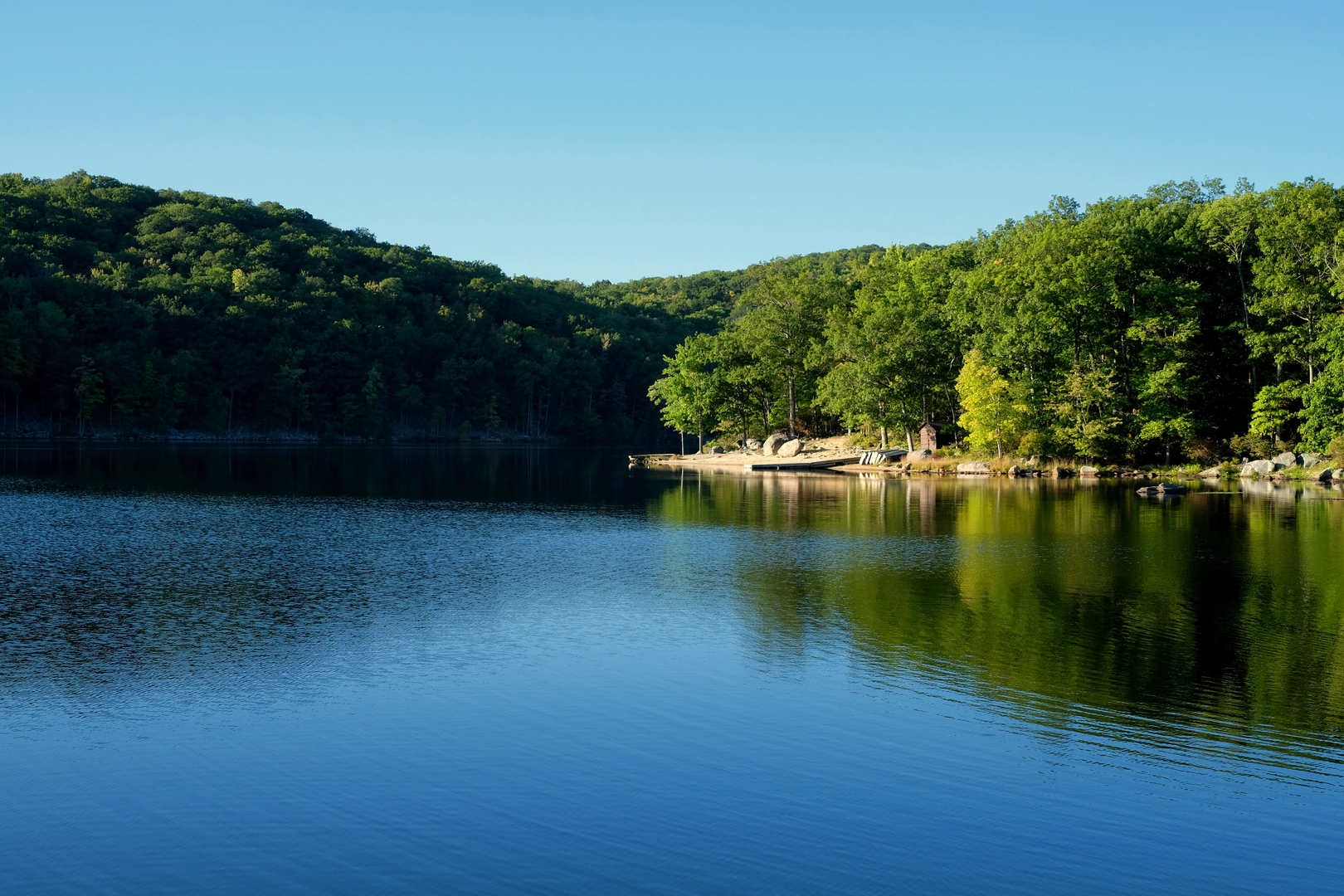 An image depicting the trail Kakiat Trail and Lake Sebago Loop Trail and its surrounding area.